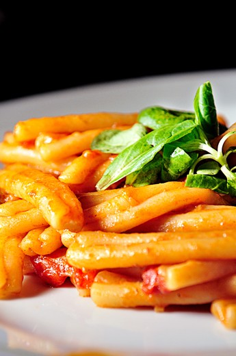 Chèvre Tomato Pasta Recipe (Inspired by the Viral TikTok Tomato Feta Pasta)